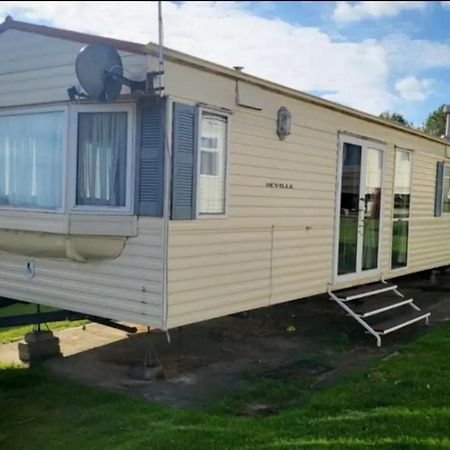 2 Bedroom Caravan With Sea Views Eastchurch Bagian luar foto