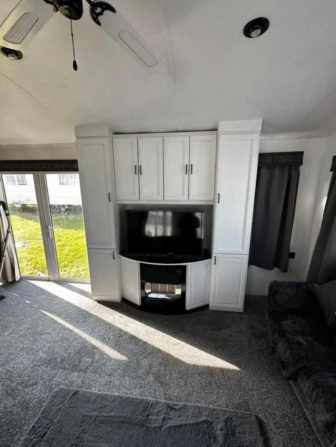 2 Bedroom Caravan With Sea Views Eastchurch Bagian luar foto