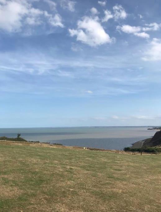 2 Bedroom Caravan With Sea Views Eastchurch Bagian luar foto